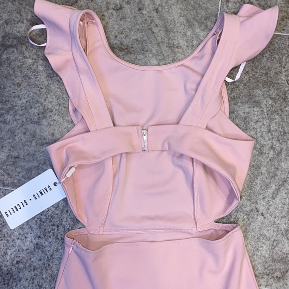 Saints + Secrets blush wide ruffle hem midi blush dress - Picture 5 of 6